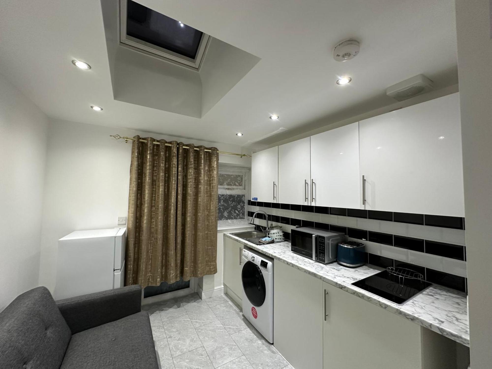4Th Studio Flat With Private Own Bathroom A London Luxury Family Home Setup And Furnished With Double Bed Plus A Double Futon-Sofa Bed A Single Futon Bed A Baby Cot And Garden And Free Parking Exteriér fotografie