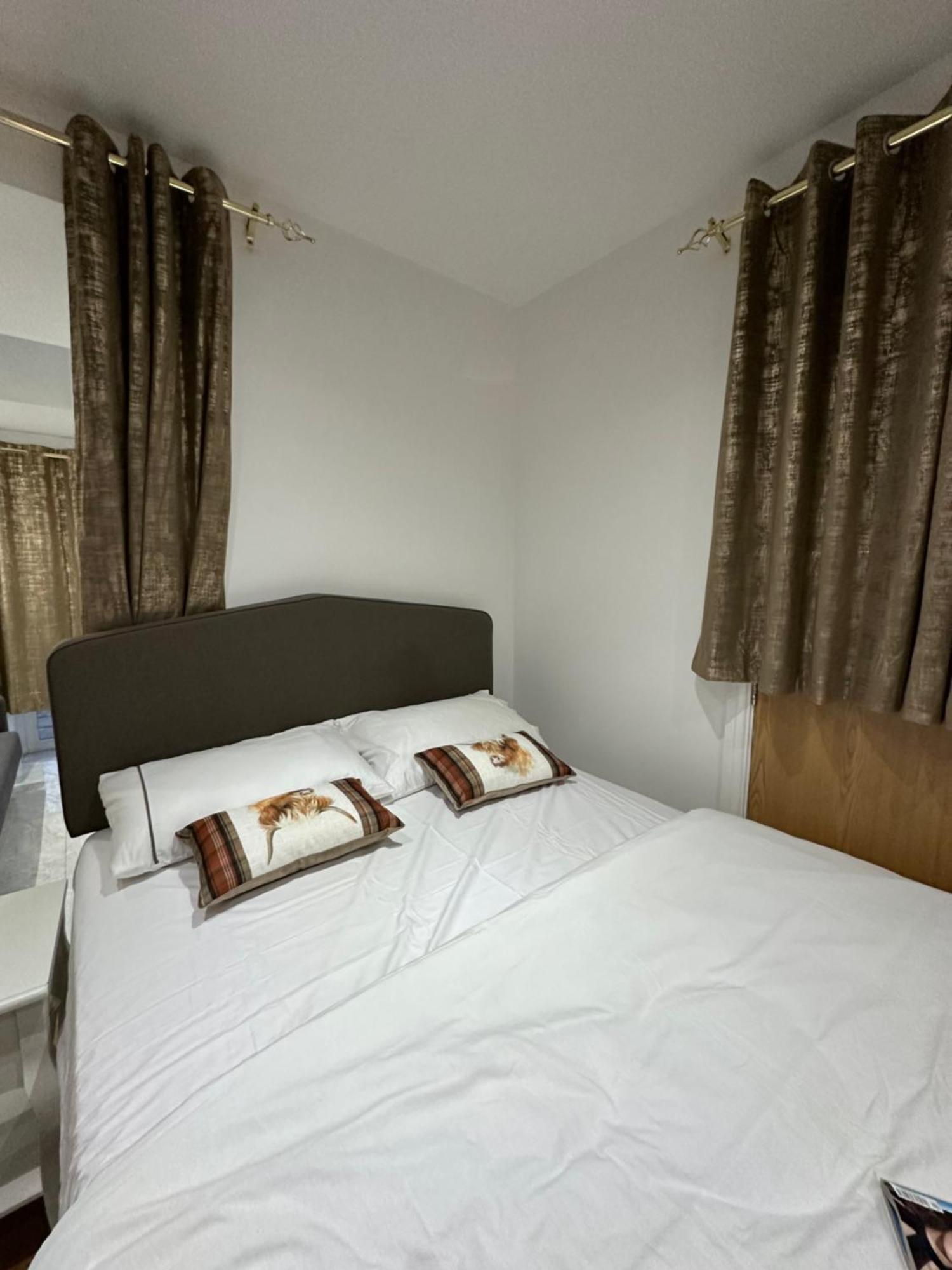 4Th Studio Flat With Private Own Bathroom A London Luxury Family Home Setup And Furnished With Double Bed Plus A Double Futon-Sofa Bed A Single Futon Bed A Baby Cot And Garden And Free Parking Exteriér fotografie
