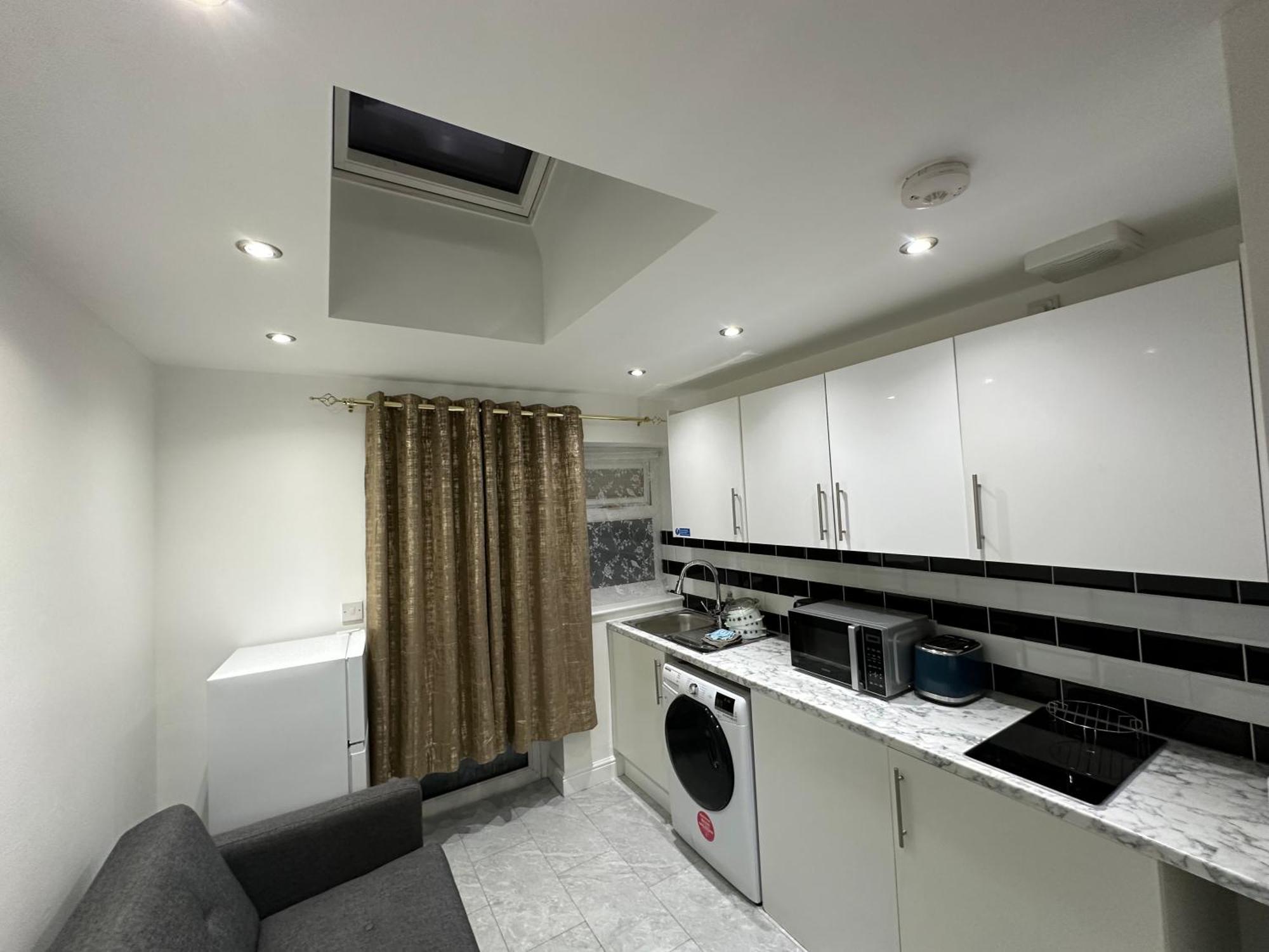 4Th Studio Flat With Private Own Bathroom A London Luxury Family Home Setup And Furnished With Double Bed Plus A Double Futon-Sofa Bed A Single Futon Bed A Baby Cot And Garden And Free Parking Exteriér fotografie