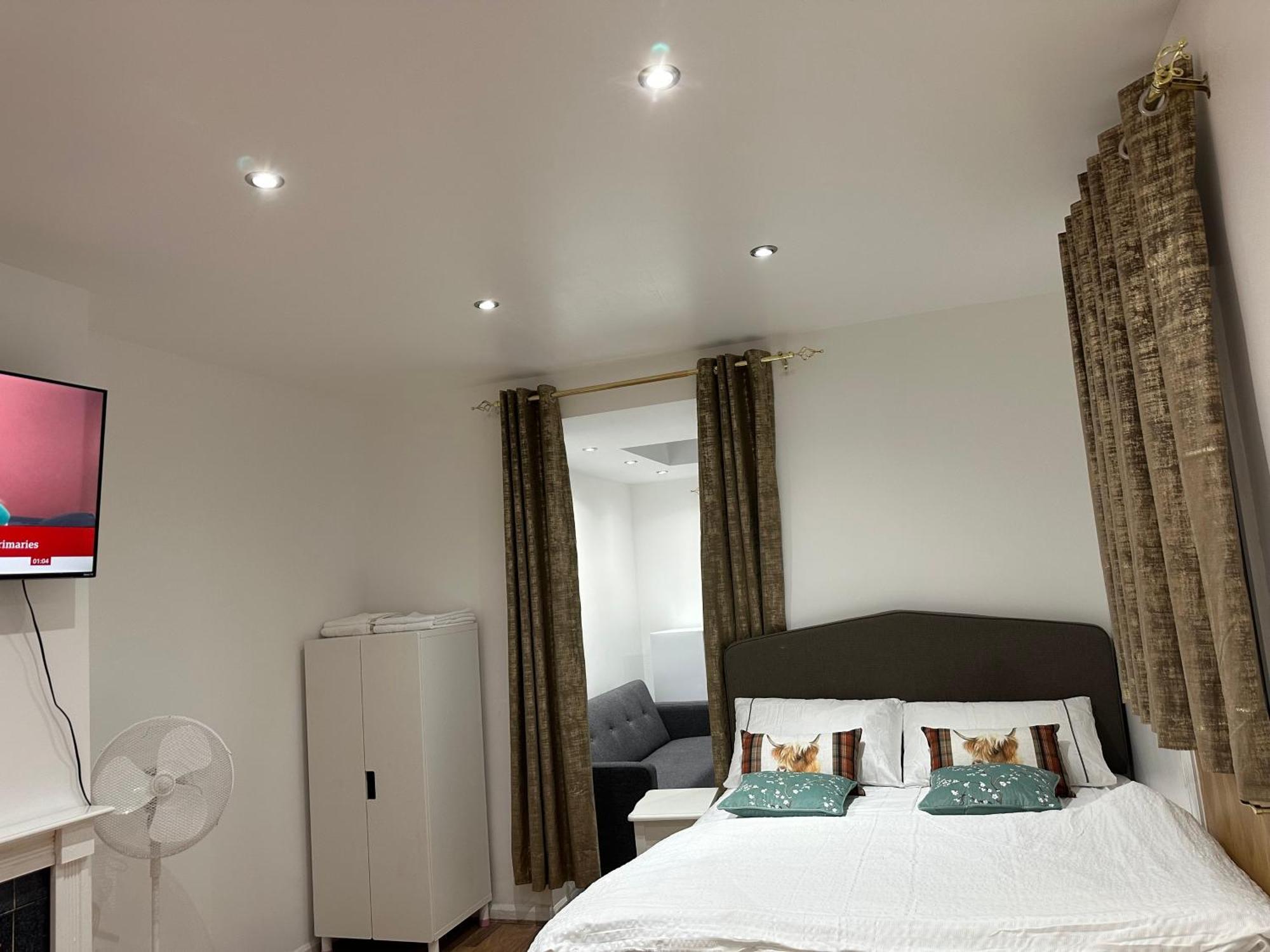 4Th Studio Flat With Private Own Bathroom A London Luxury Family Home Setup And Furnished With Double Bed Plus A Double Futon-Sofa Bed A Single Futon Bed A Baby Cot And Garden And Free Parking Exteriér fotografie