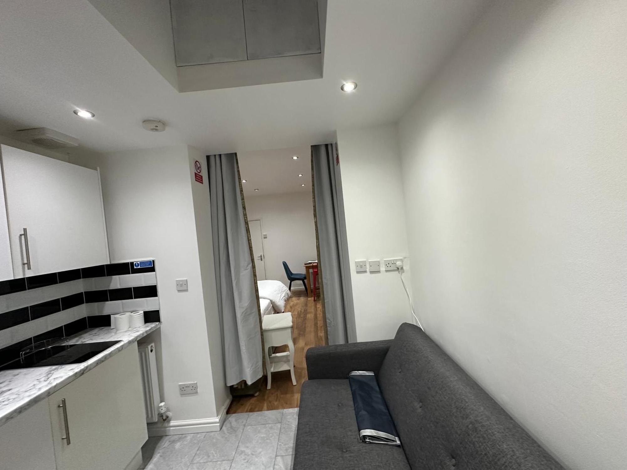 4Th Studio Flat With Private Own Bathroom A London Luxury Family Home Setup And Furnished With Double Bed Plus A Double Futon-Sofa Bed A Single Futon Bed A Baby Cot And Garden And Free Parking Exteriér fotografie