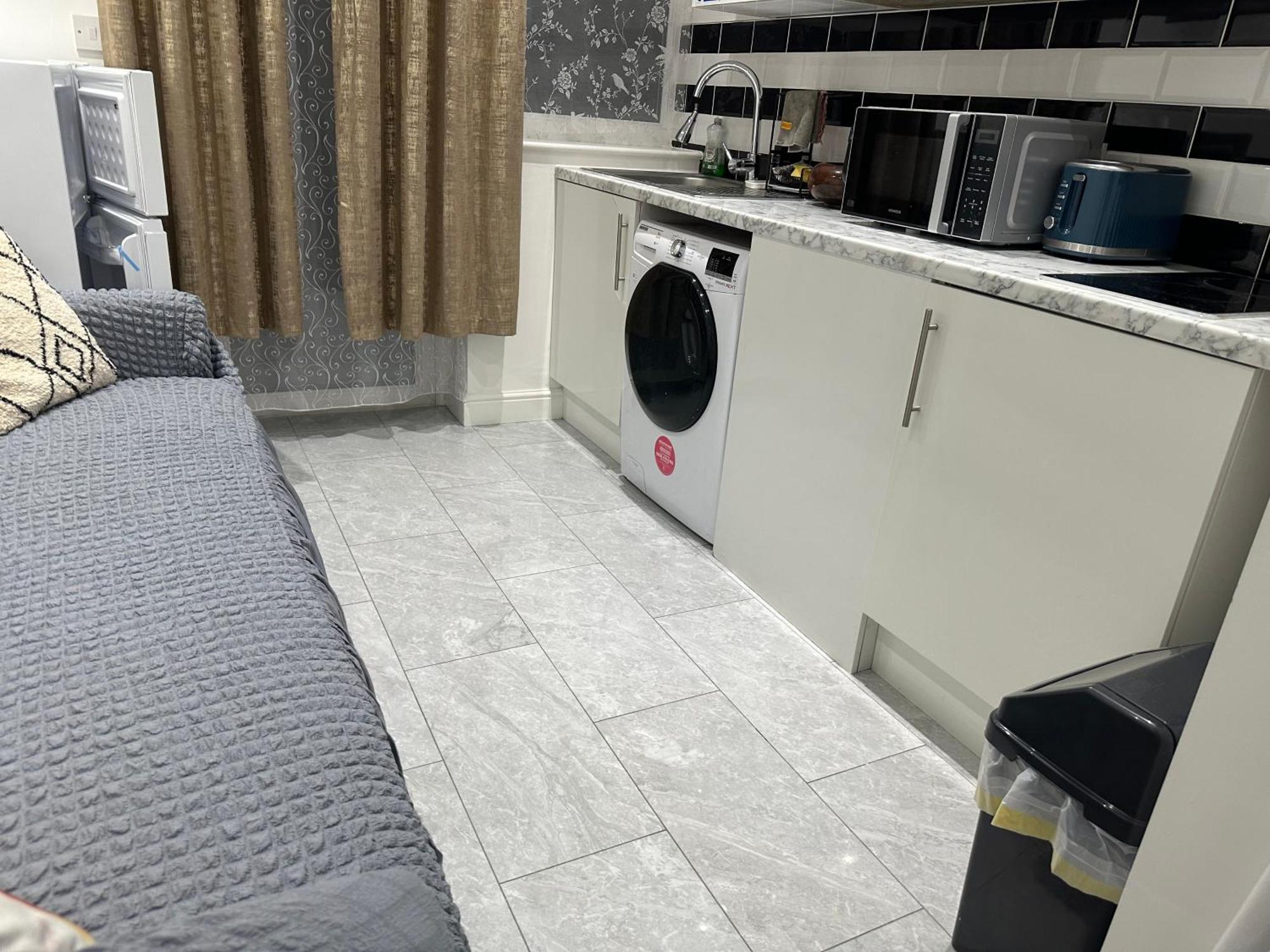 4Th Studio Flat With Private Own Bathroom A London Luxury Family Home Setup And Furnished With Double Bed Plus A Double Futon-Sofa Bed A Single Futon Bed A Baby Cot And Garden And Free Parking Exteriér fotografie